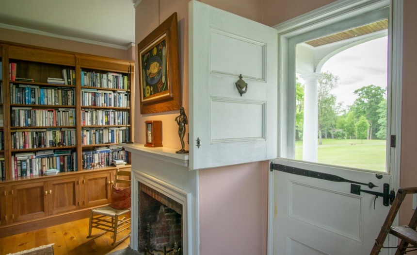 Residential For Sale – – 6 Bedrooms – 5 Bathrooms – Price $3,200,000